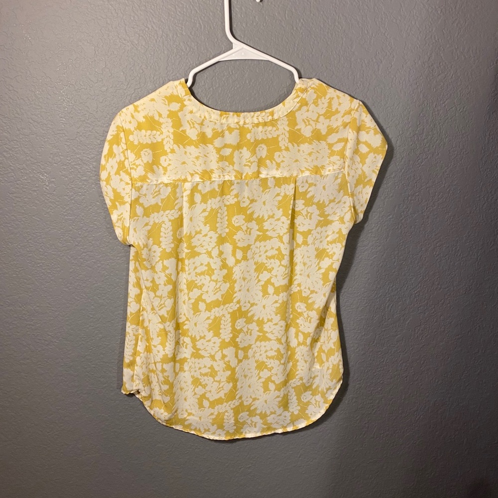 Yellow blouse - Picture 2 of 2